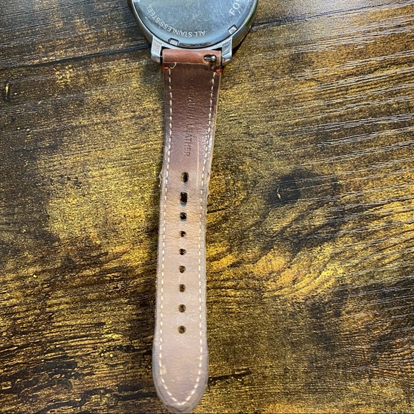 Women’s Fossil Watch - Picture 8 of 9